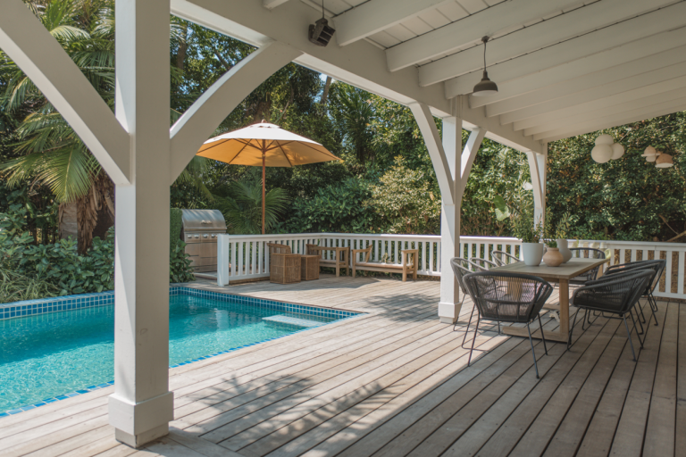 Deck vs Porch: Choosing the Best Outdoor Living Space